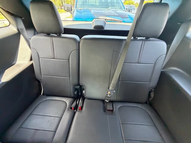 Used 2022 Chevrolet Traverse RS FWD image 17
