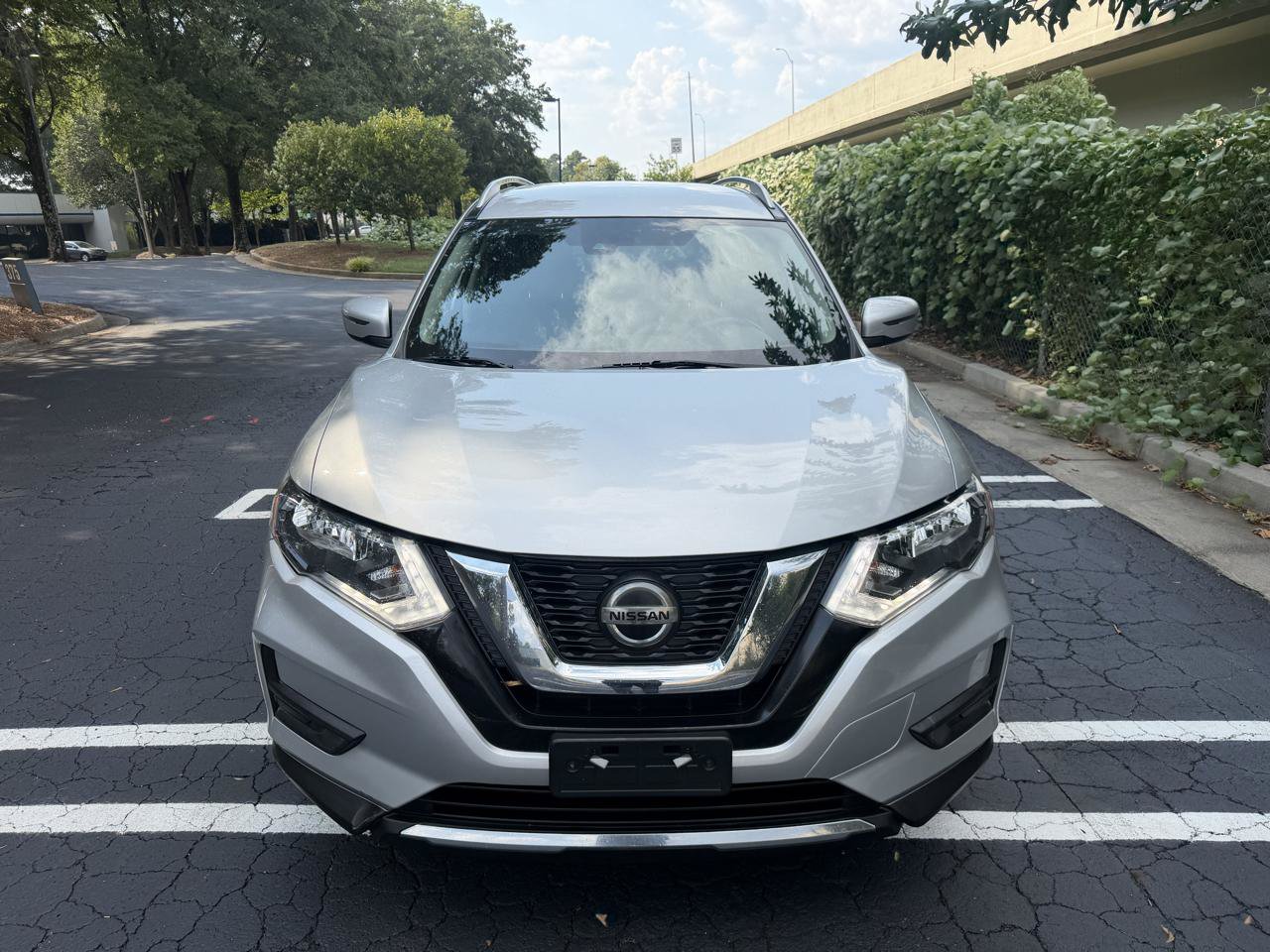 Used 2019 Nissan Rogue S w/ Special Edition Package FWD image 2