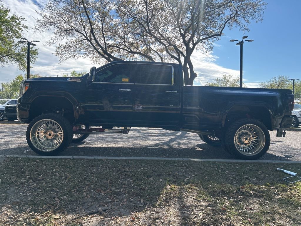 Used 2020 GMC Sierra 3500 Denali w/ Denali Ultimate Package image 2