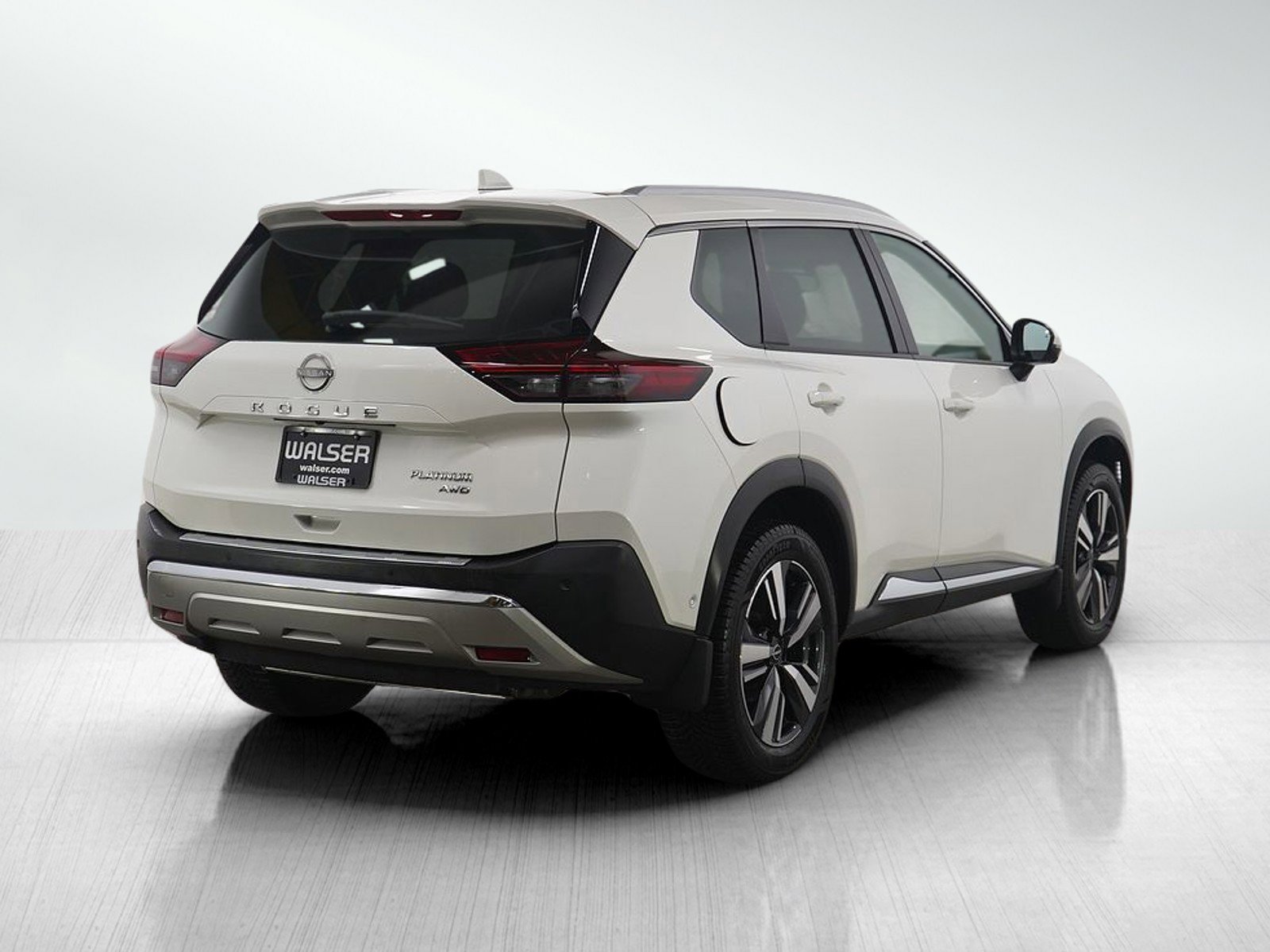 Used 2023 Nissan Rogue Platinum w/ Platinum Premium Package image 5