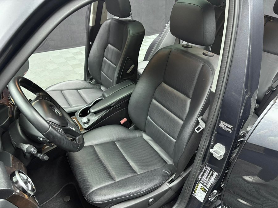 Used 2014 Mercedes-Benz GLK 350 4MATIC w/ Sport Package w/ Premium 1 Package image 32