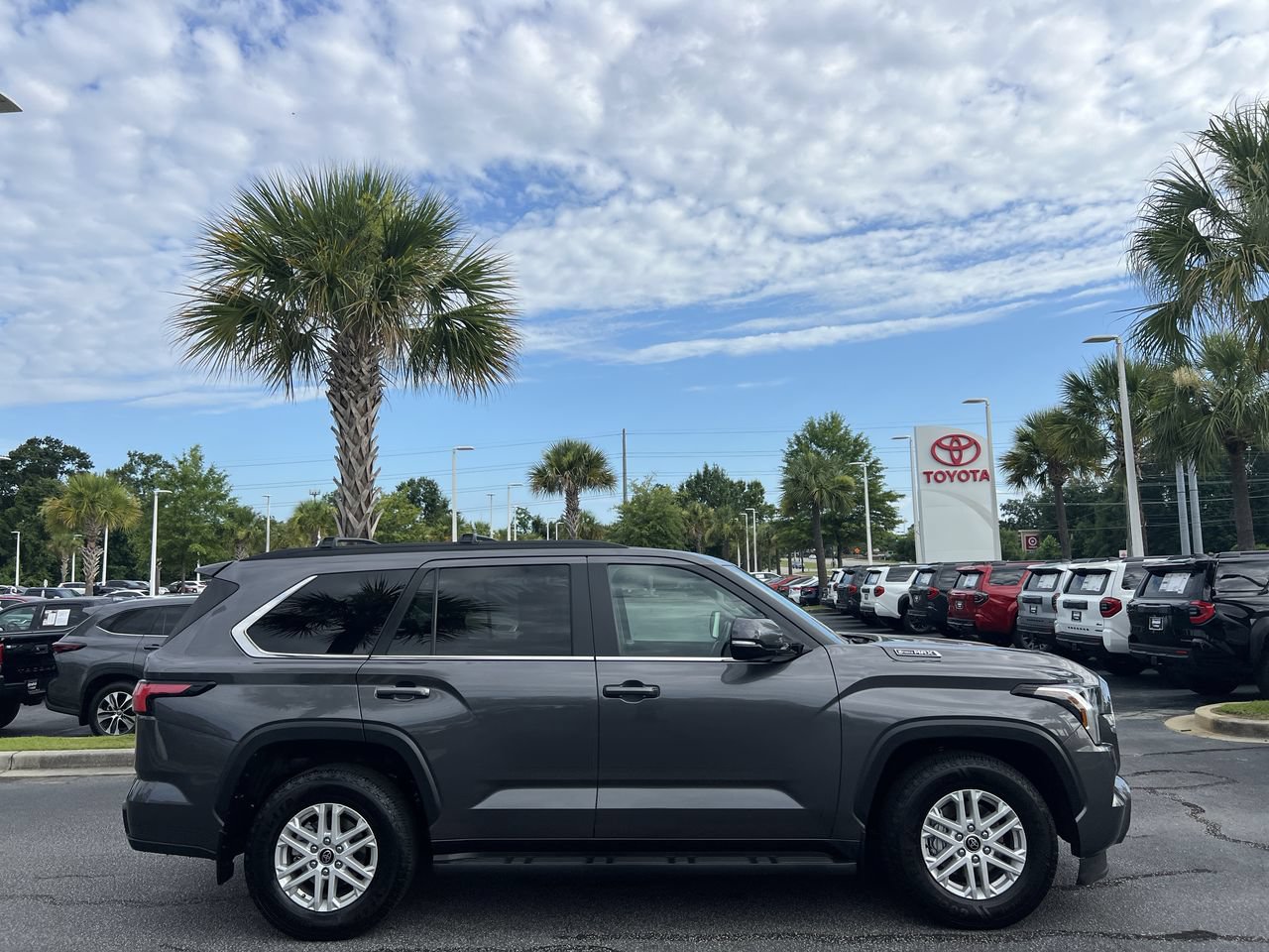 Used 2024 Toyota Sequoia SR5 w/ SR5 Premium Package AWD/4WD image 11