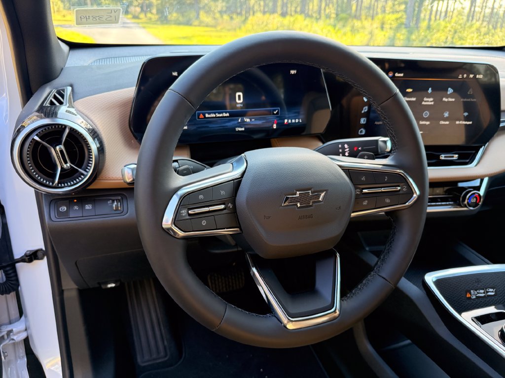 New 2027 Chevrolet Equinox ACTIV w/ Safety and Technology Package FWD image 17