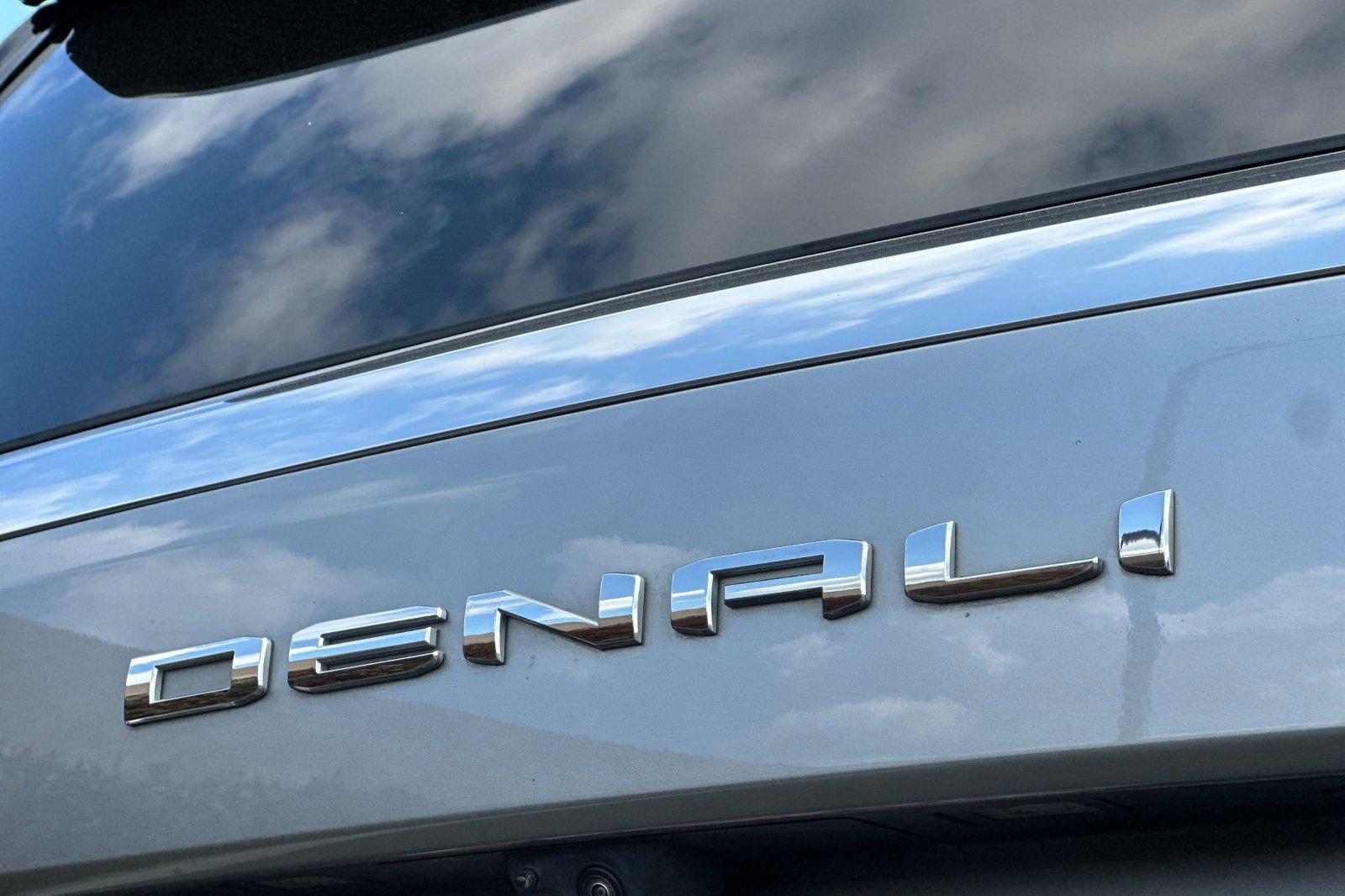 Certified 2025 GMC Yukon Denali image 29