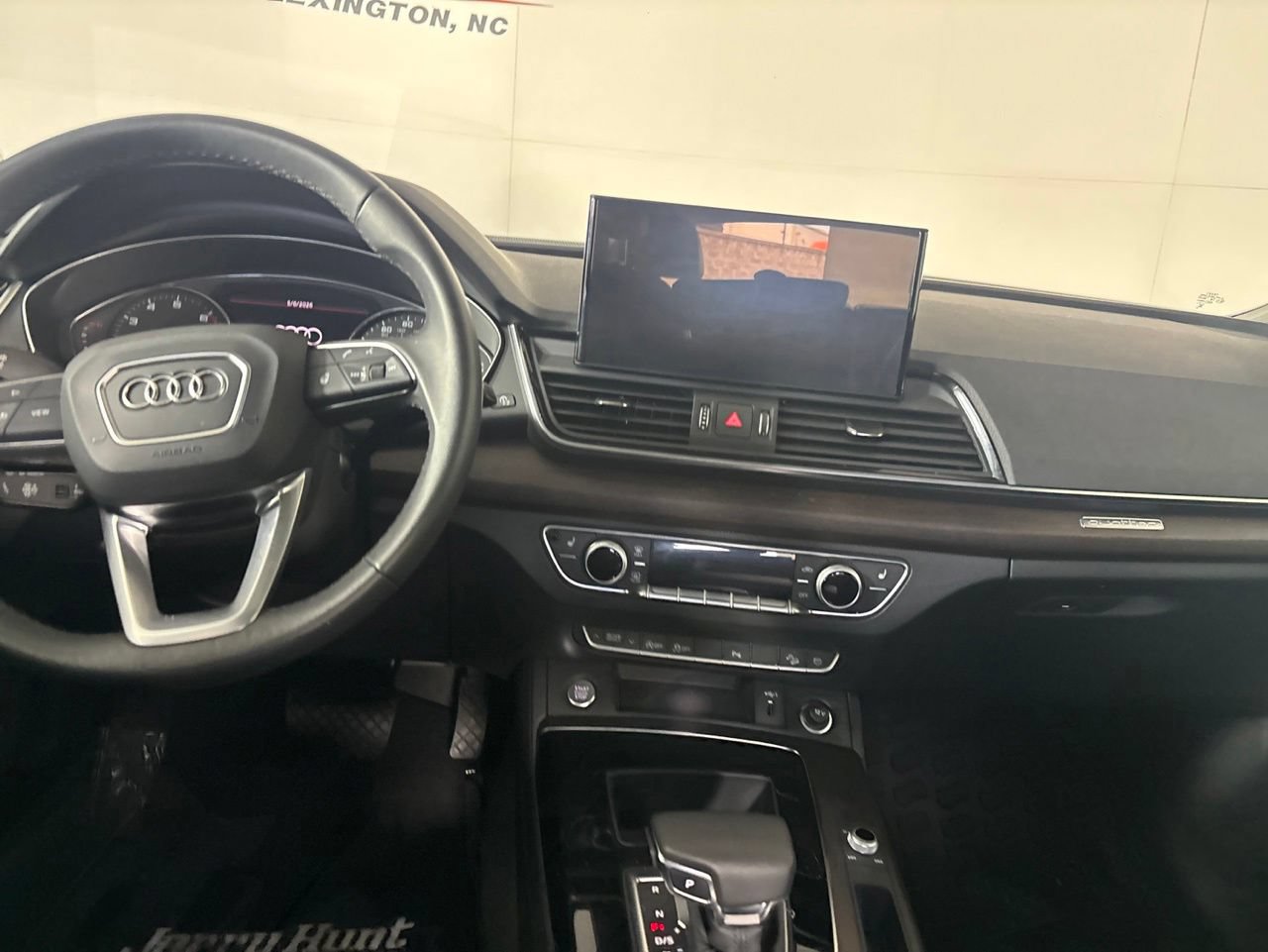 Used 2023 Audi Q5 2.0T Premium w/ Convenience Package AWD/4WD image 22