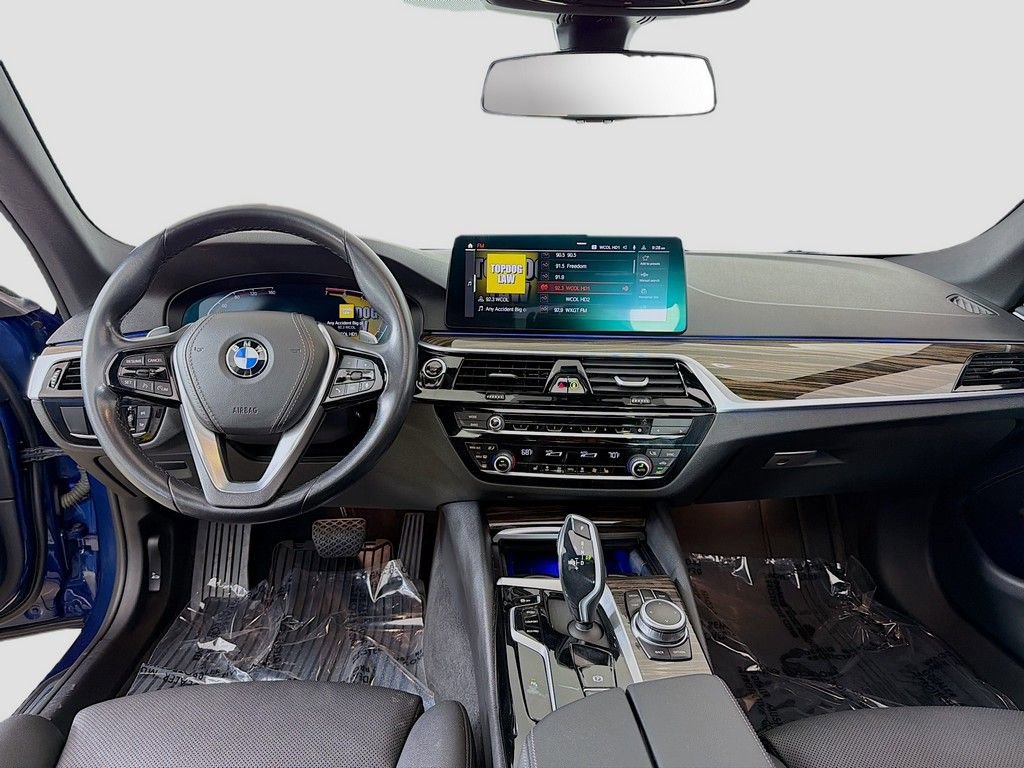 Used 2022 BMW 530i xDrive w/ Premium Package image 27