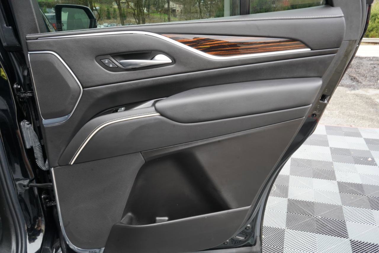 Used 2022 Cadillac Escalade Luxury image 60