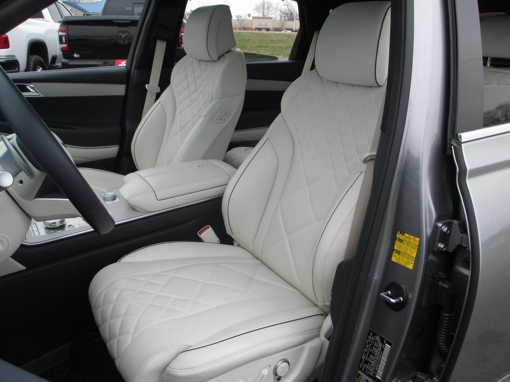 Used 2025 Genesis GV80 3.5T Prestige image 19