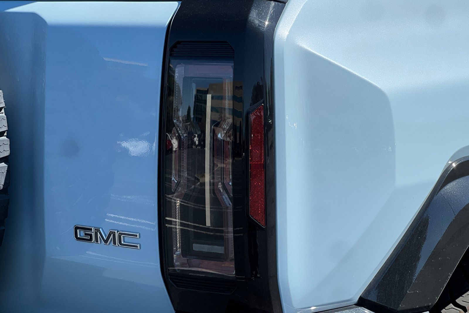 Used 2025 GMC Hummer EV 2X w/ Extreme Off-Road Package image 51