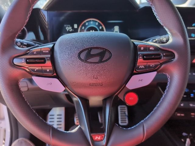 Used 2025 Hyundai Elantra N image 11