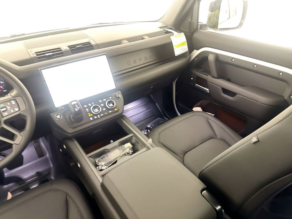 New 2026 Land Rover Defender 130 X-Dynamic SE AWD/4WD image 23