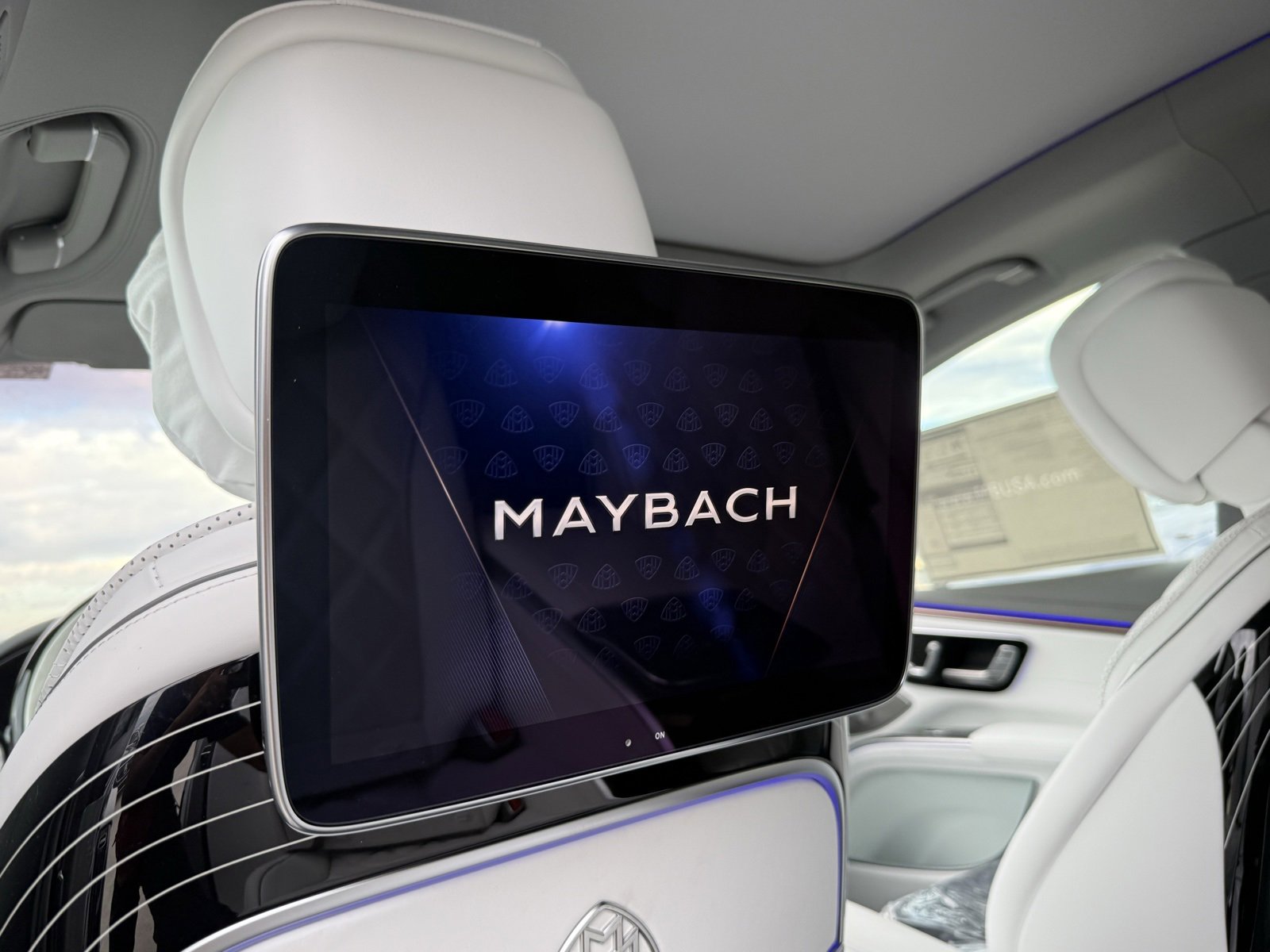 New 2025 Mercedes-Benz Maybach EQS 680 4MATIC image 29