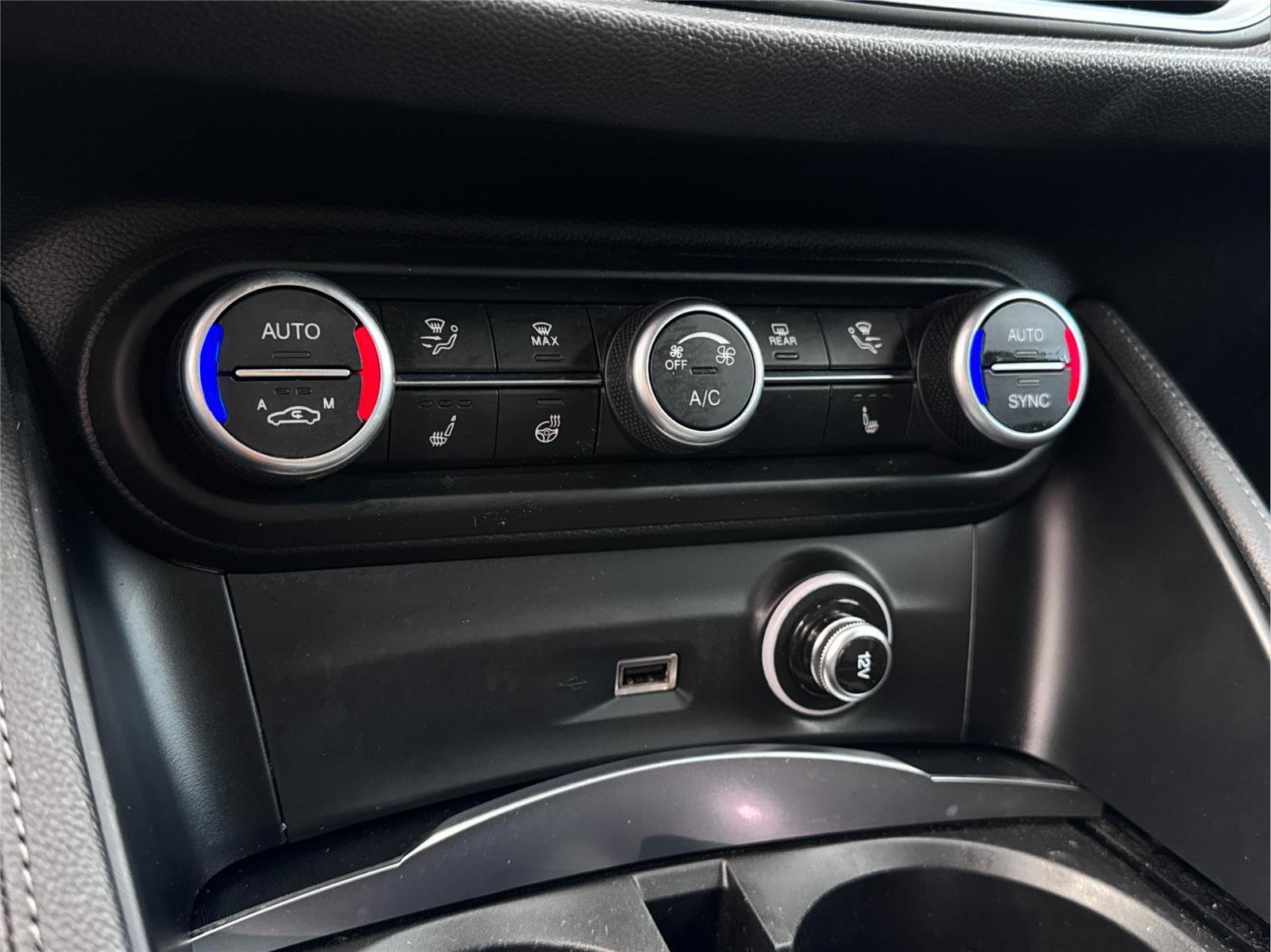 Used 2022 Alfa Romeo Stelvio Sprint image 15