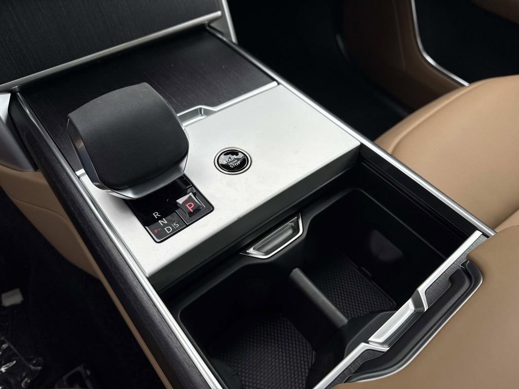 New 2026 Land Rover Range Rover SE image 25