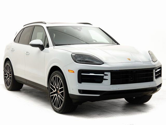Certified 2025 Porsche Cayenne image 30