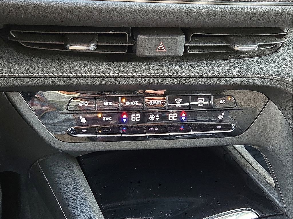 Used 2023 Buick Envision Preferred image 29