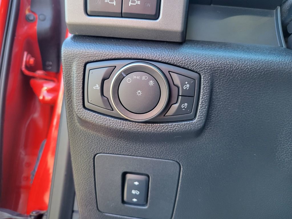 Used 2018 Ford F150 Raptor w/ Equipment Group 802A Luxury image 22