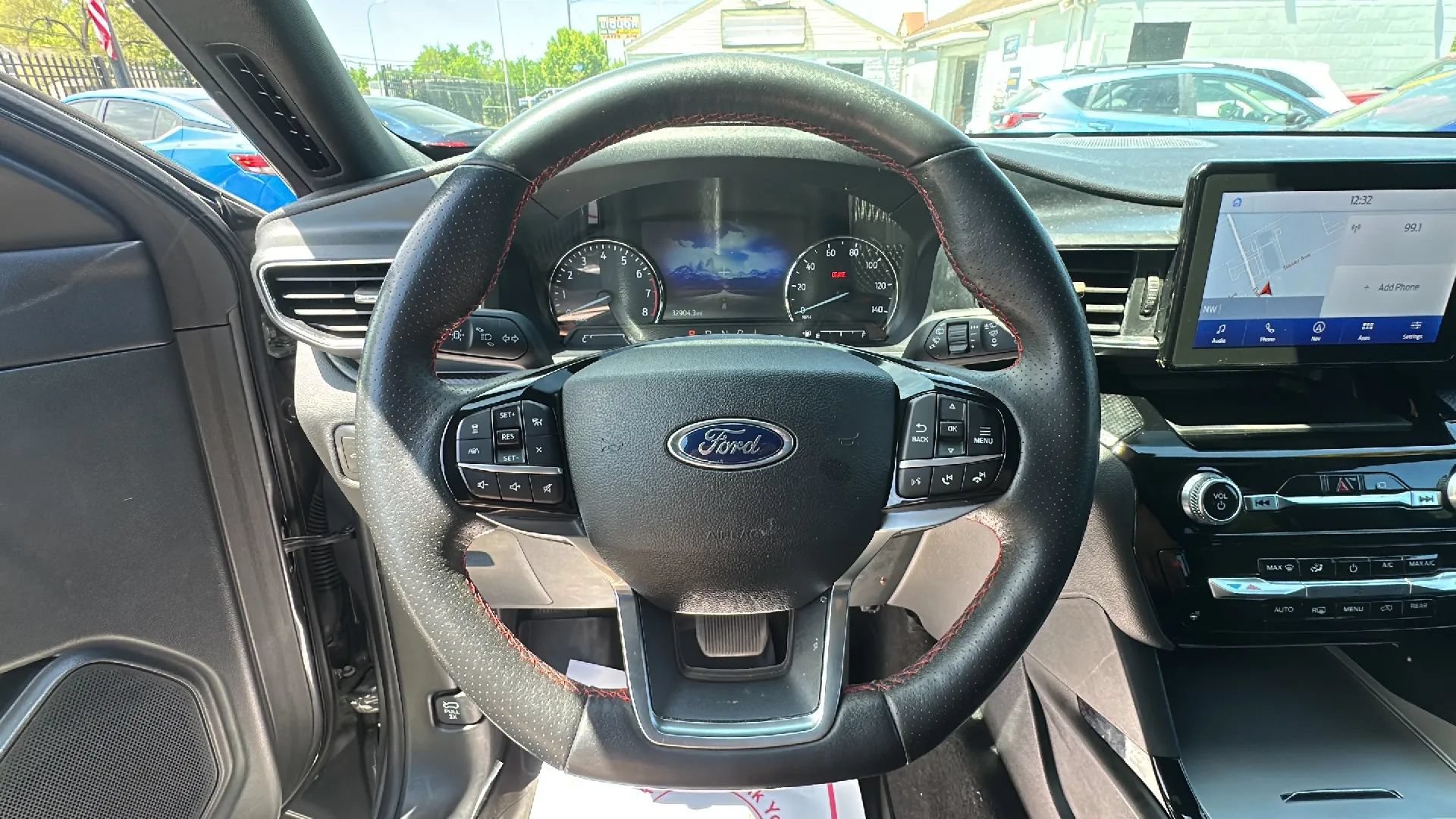 Used 2023 Ford Explorer ST-Line AWD/4WD image 10