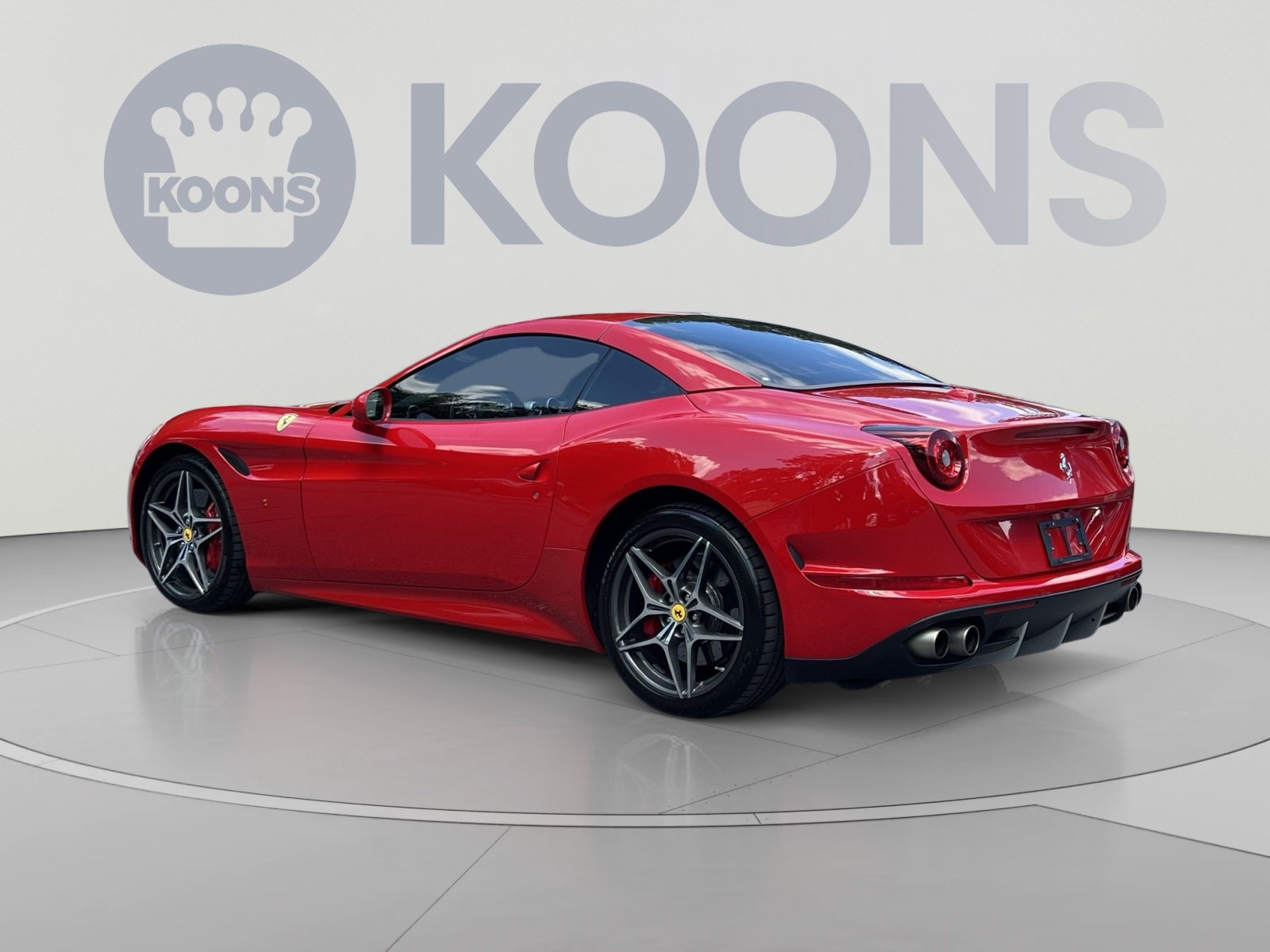 Used 2016 Ferrari California T RWD image 41
