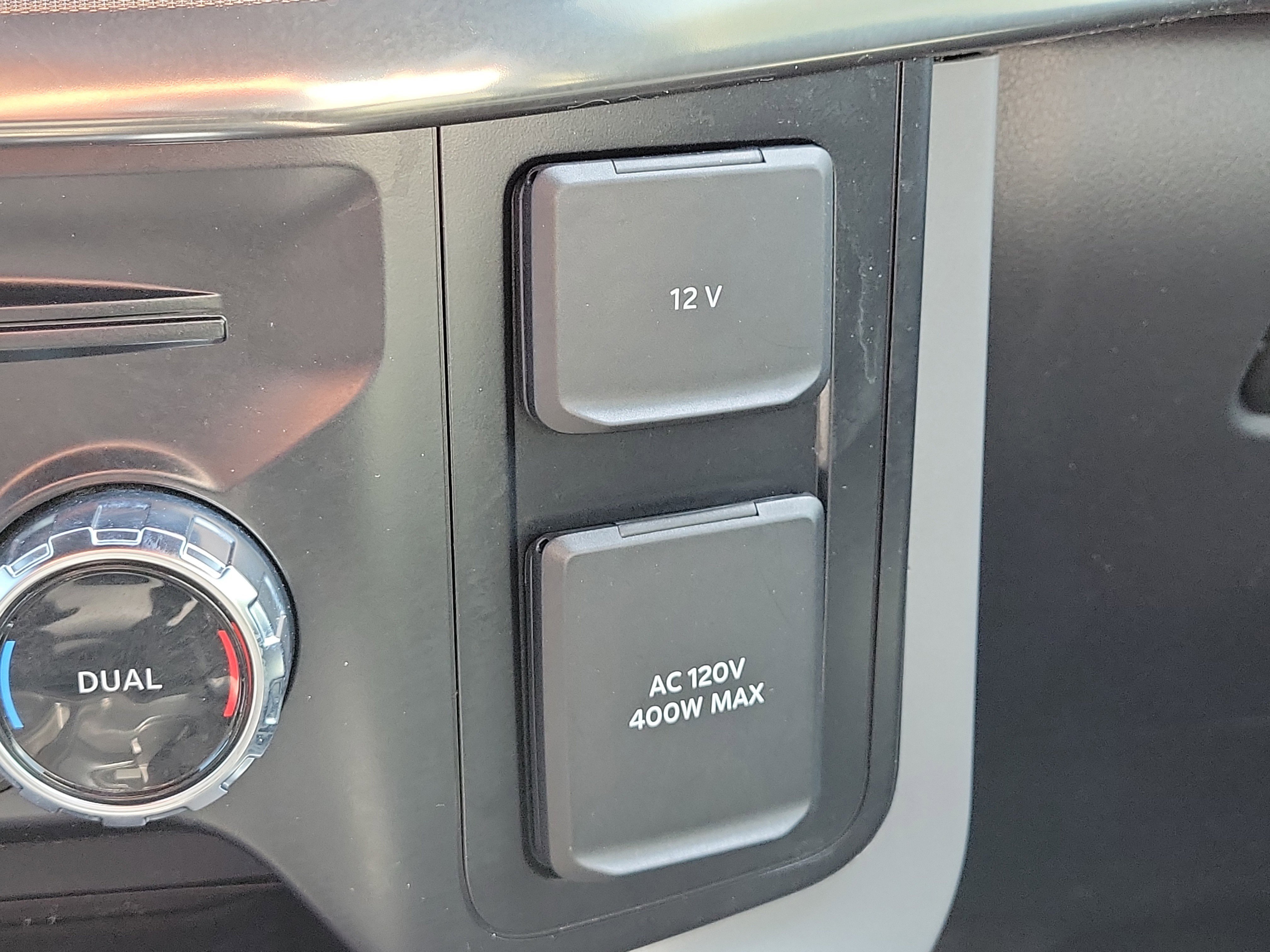 Used 2024 Ford F150 Lariat w/ FX4 Off-Road Package image 27