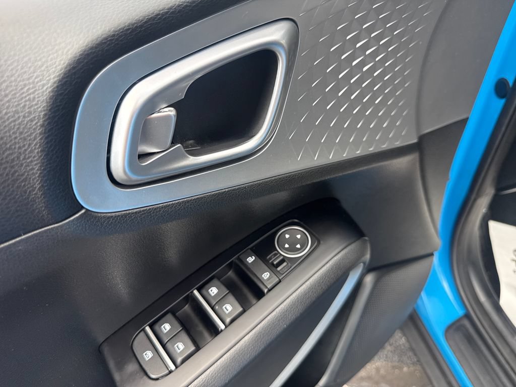 Used 2025 Kia Soul S FWD image 27