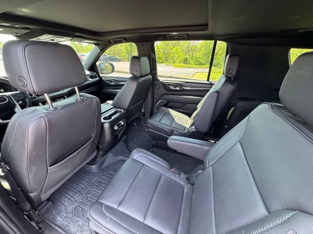 Used 2023 GMC Yukon XL Denali AWD/4WD image 17