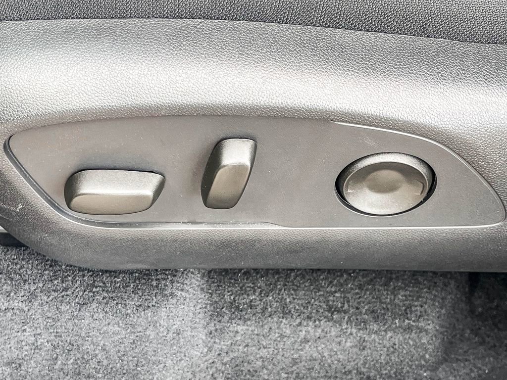 Used 2026 Chevrolet Traverse LT w/ Driver Confidence Package image 21