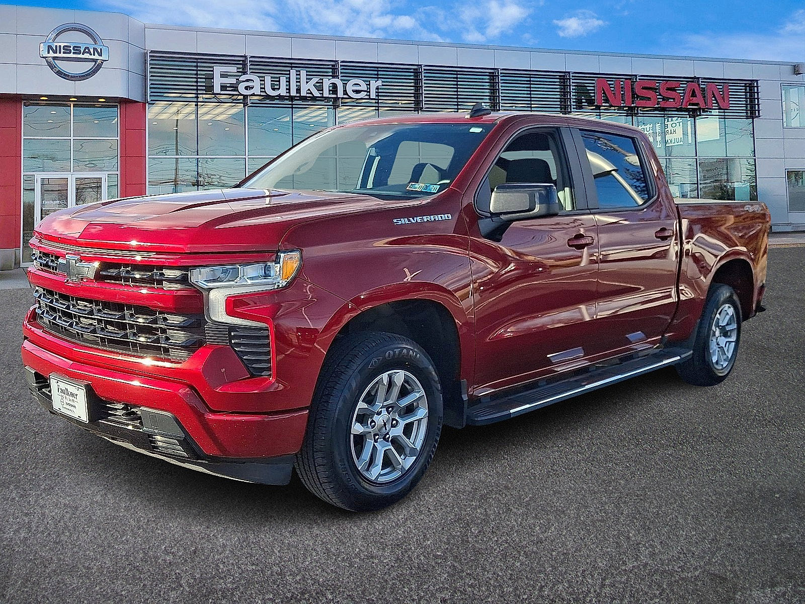 Used 2023 Chevrolet Silverado 1500 RST image 3
