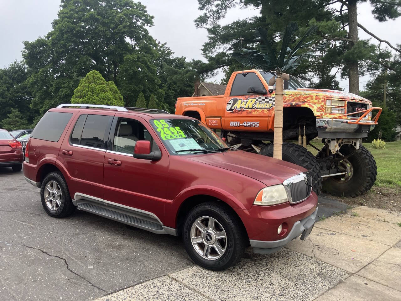 Used 2005 Lincoln Aviator AWD image 2