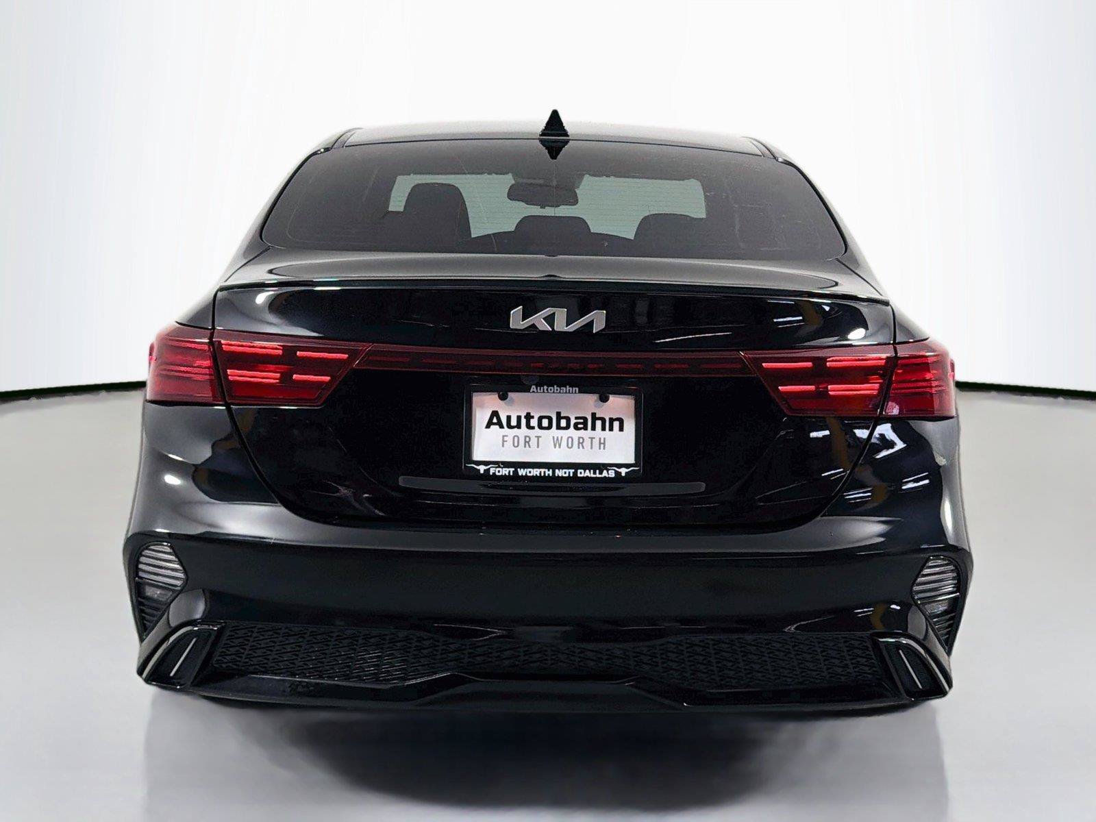 Used 2022 Kia Forte GT-Line w/ GT-Line Premium Package FWD image 6