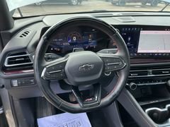 Used 2024 Chevrolet Traverse RS w/ LPO, Floor Liner Package FWD image 11