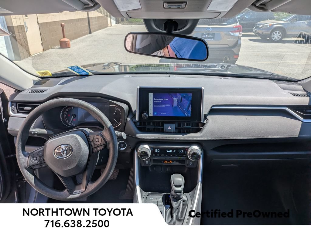 Used 2025 Toyota RAV4 XLE AWD/4WD image 7