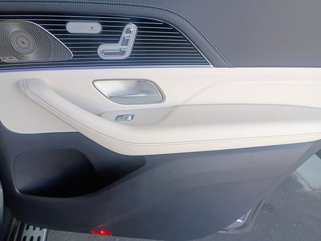 Used 2024 Mercedes-Benz GLS 580 4MATIC image 53
