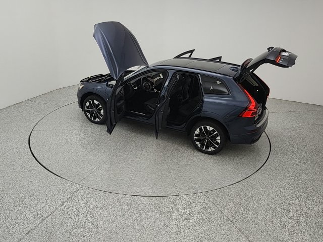 New 2027 Volvo XC60 T8 Plus AWD/4WD image 24