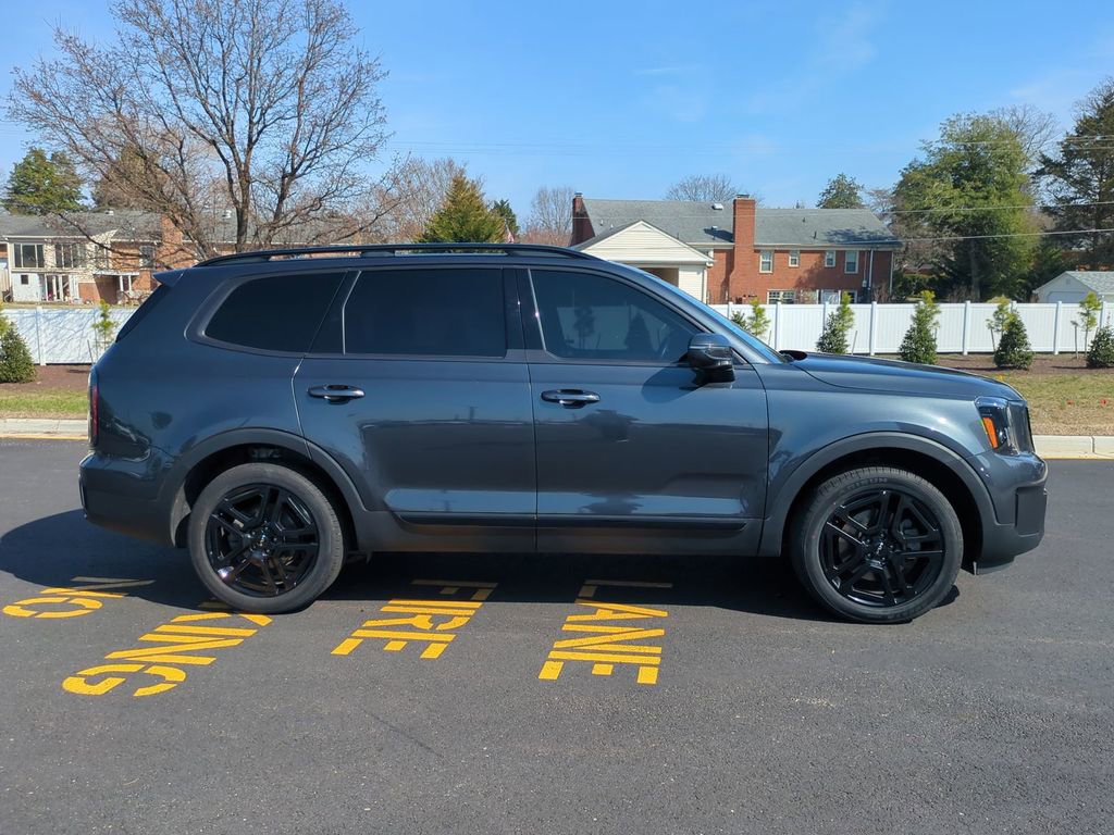 Used 2024 Kia Telluride EX X-Line image 3
