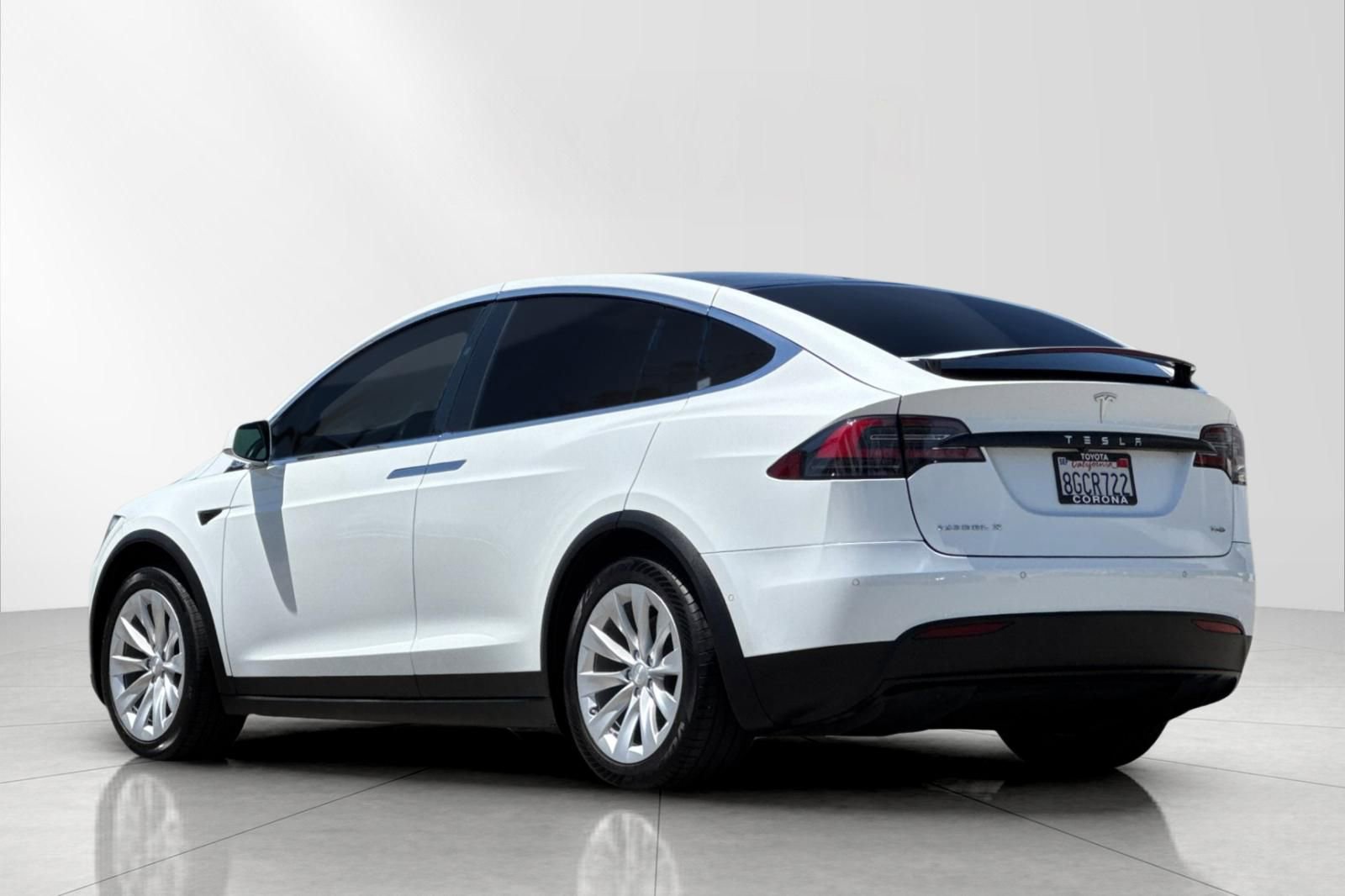 Used 2018 Tesla Model X 75D AWD/4WD image 5