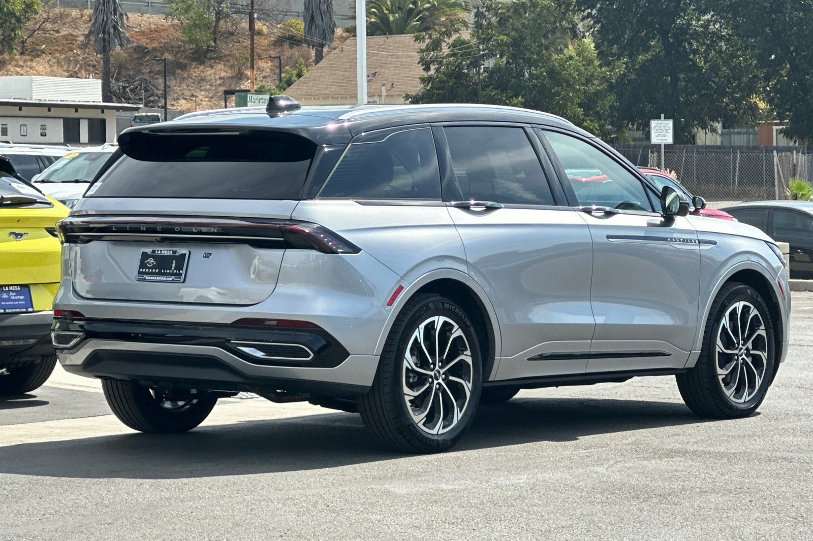 New 2026 Lincoln Nautilus Reserve AWD/4WD image 3
