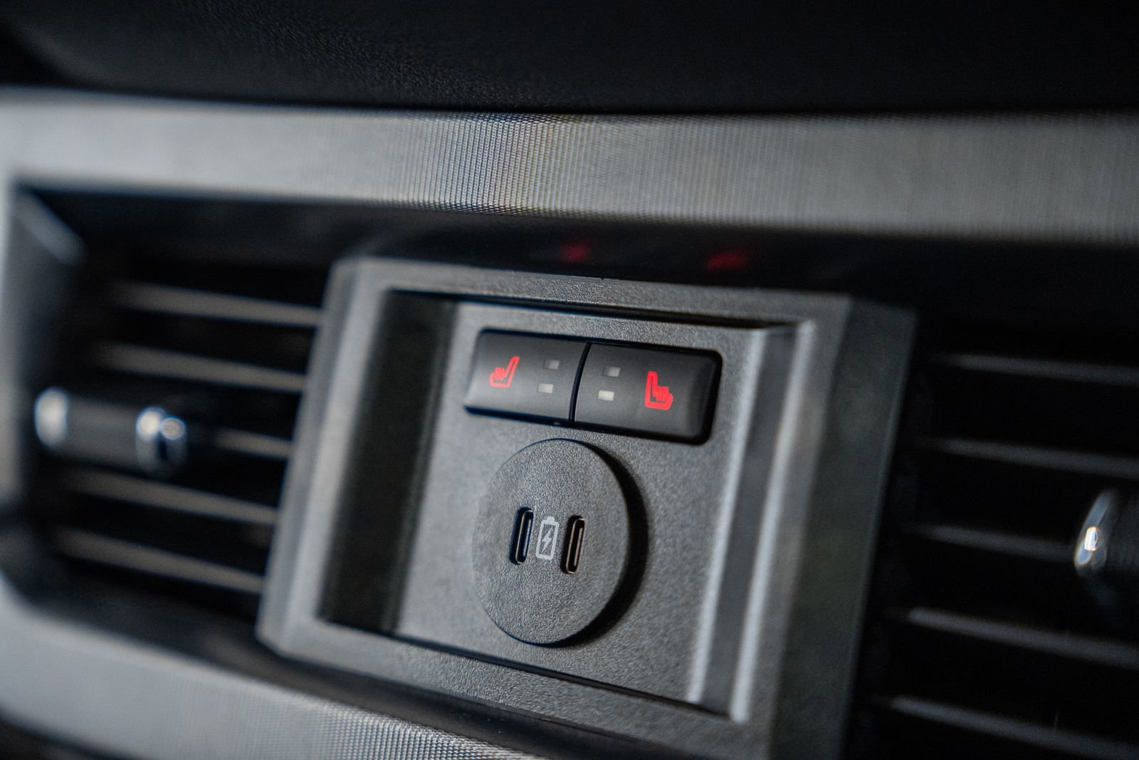 Certified 2024 Ford F250 Platinum image 40