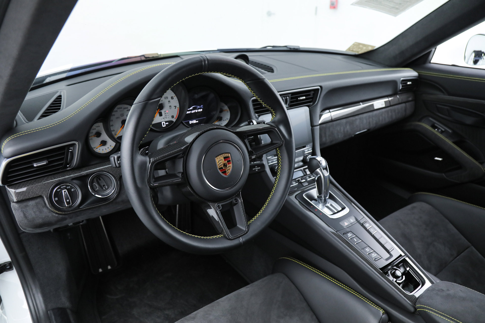 Used 2018 Porsche 911 GT2 RS image 25