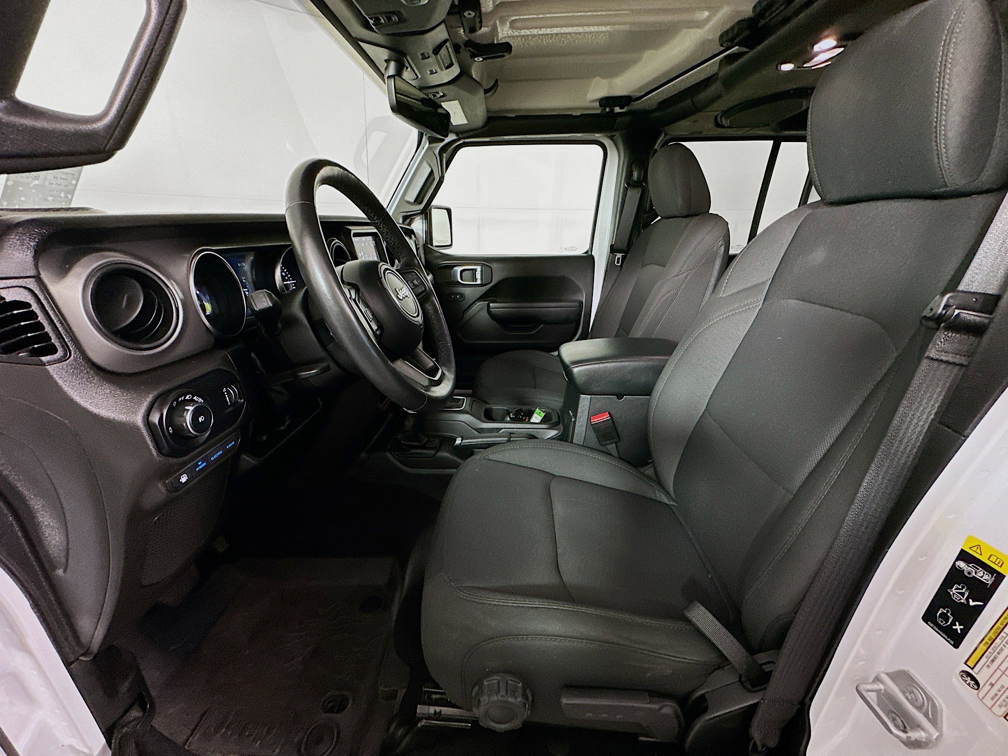 Used 2023 Jeep Wrangler Unlimited w/ Cold Weather Group AWD/4WD image 13