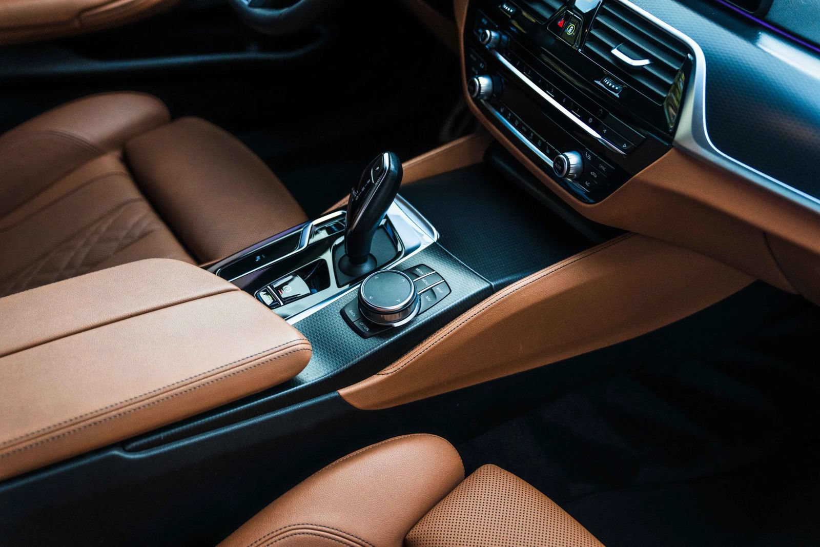 Used 2021 BMW 530i w/ M Sport Package RWD image 41