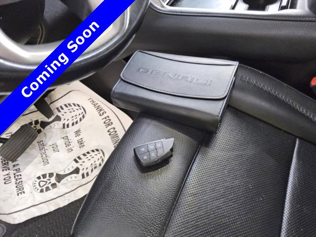 Used 2021 GMC Yukon XL Denali image 15