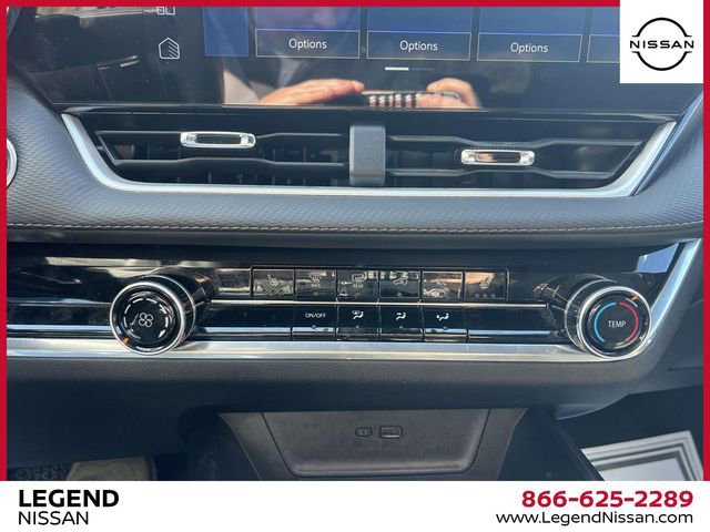 Used 2025 Chevrolet Equinox LT AWD/4WD image 29