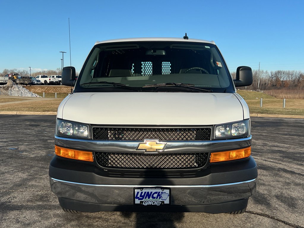 Used 2024 Chevrolet Express 2500 w/ Driver Convenience Package image 7