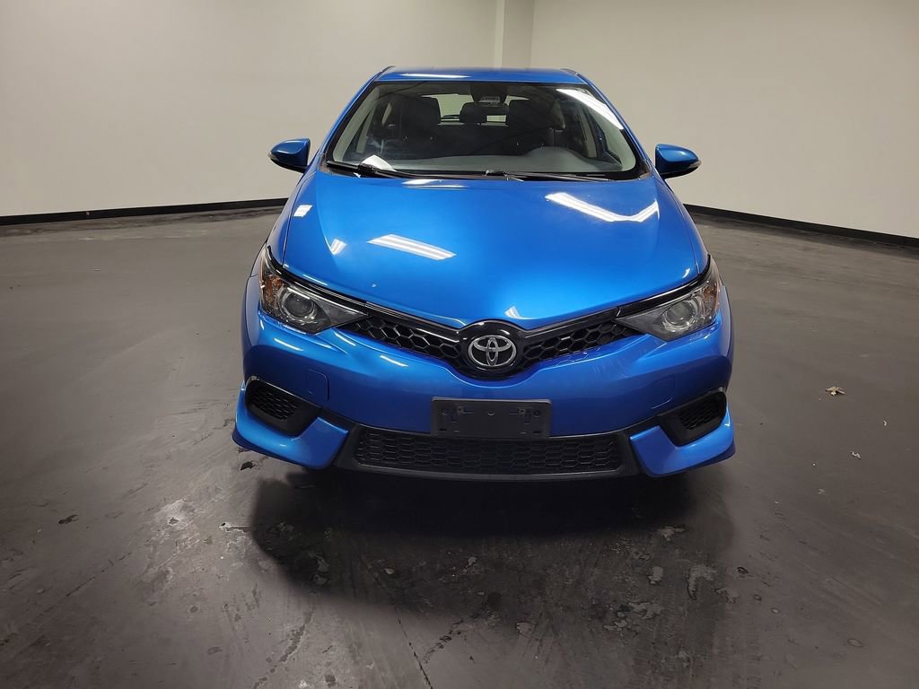 Used 2018 Toyota Corolla iM image 2