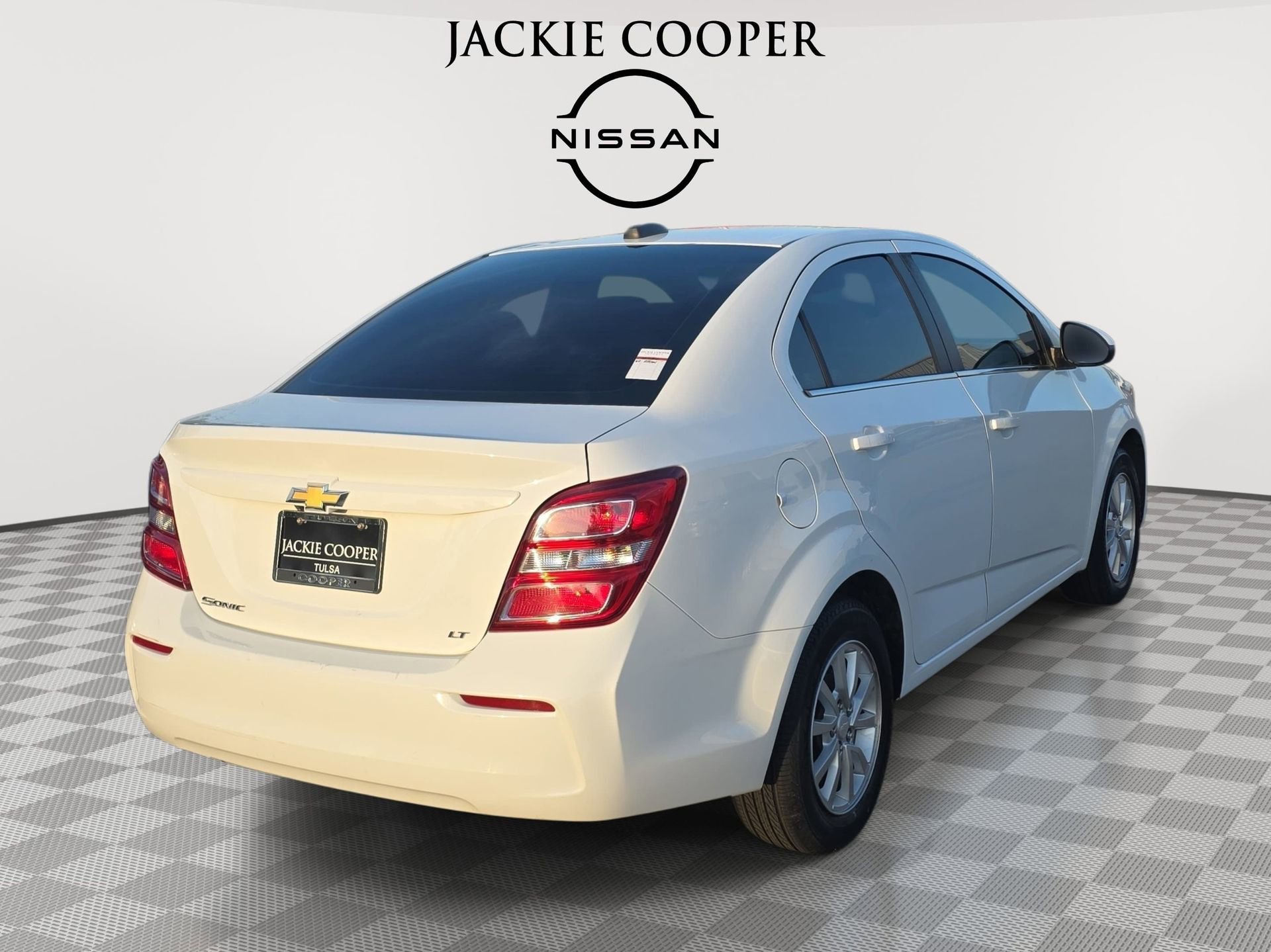 Used 2020 Chevrolet Sonic LT FWD image 5