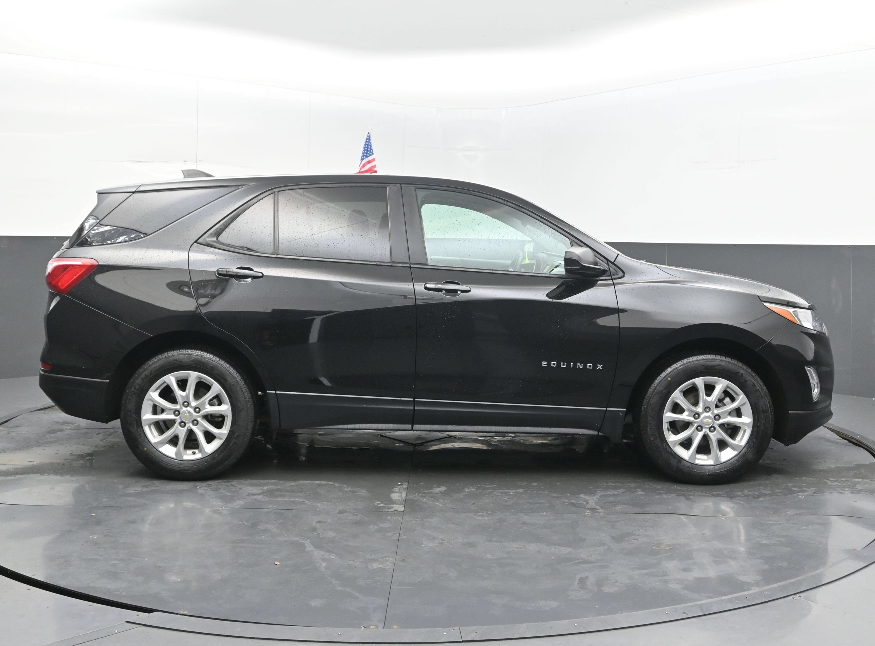 Used 2021 Chevrolet Equinox LS w/ LS Convenience Package FWD image 10