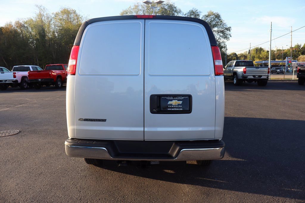 New 2025 Chevrolet Express 3500 w/ Driver Convenience Package RWD image 22