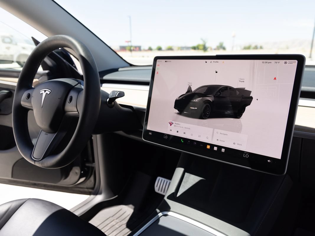 Used 2023 Tesla Model Y Performance AWD/4WD image 23
