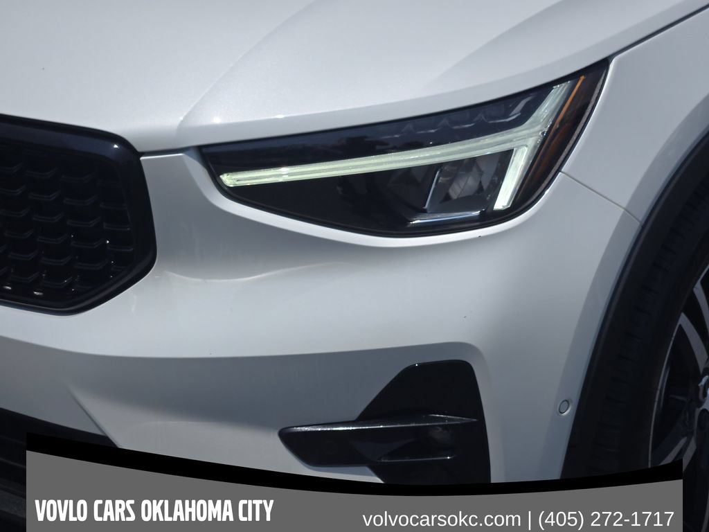 Certified 2023 Volvo XC40 B4 Plus w/ Driver Assist Package FWD image 11